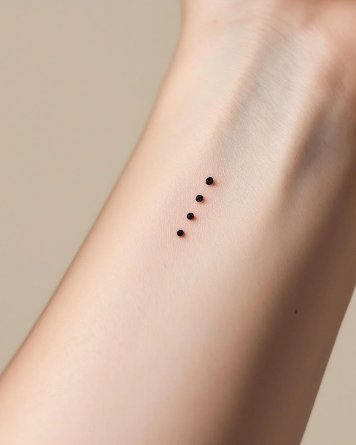 A representative tattoo in the Minimalist style